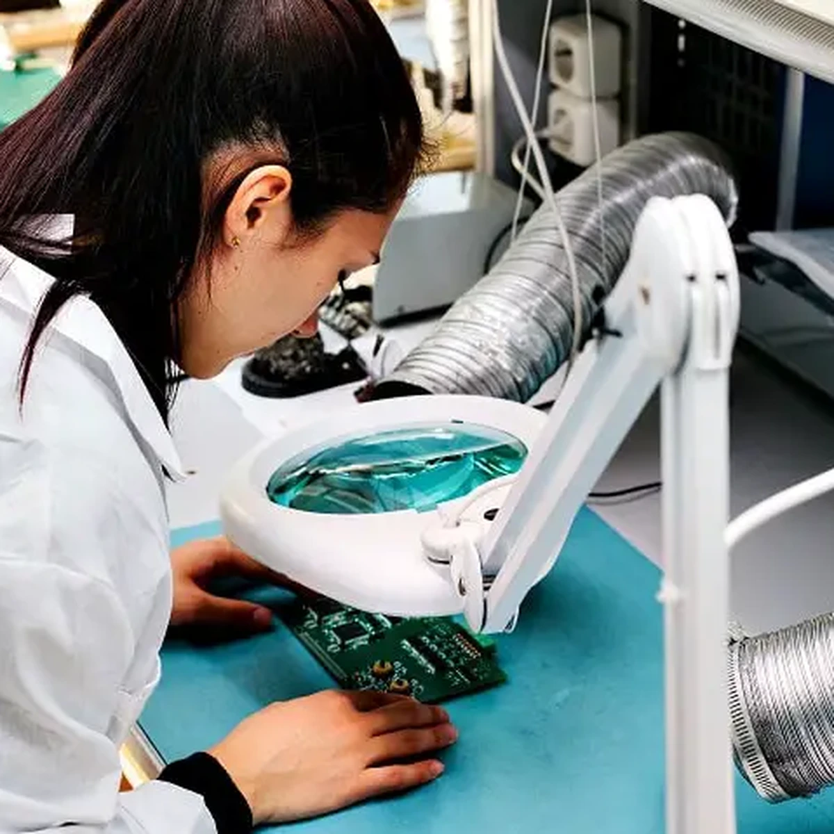 Nanotechnology Engineering Technologists and Technicians