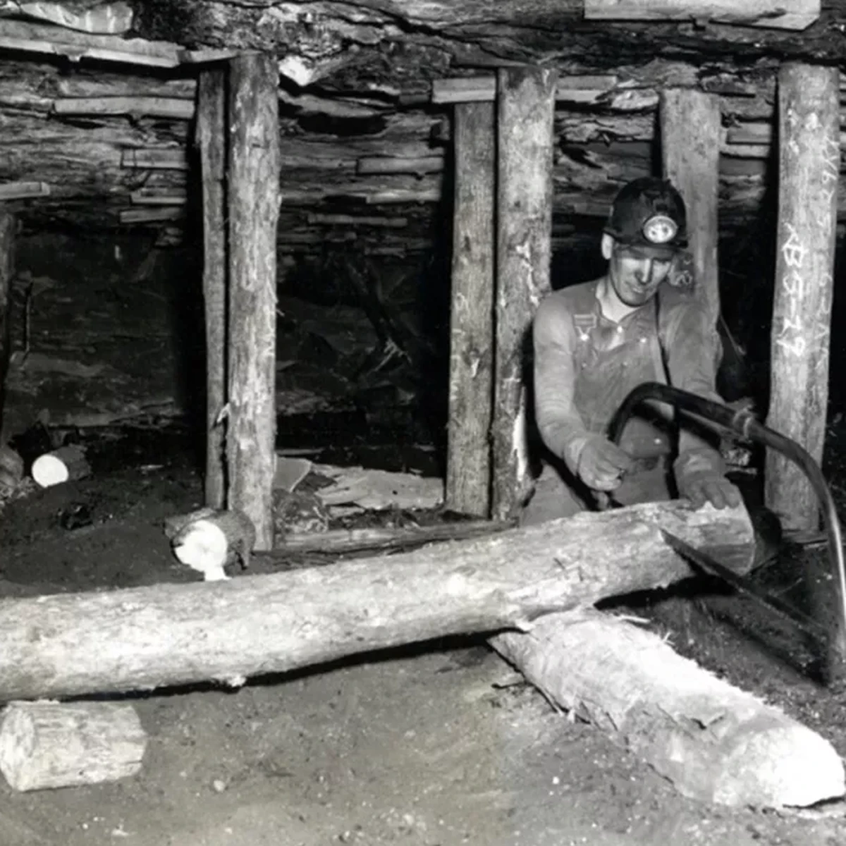 Roof Bolters in Underground Mining