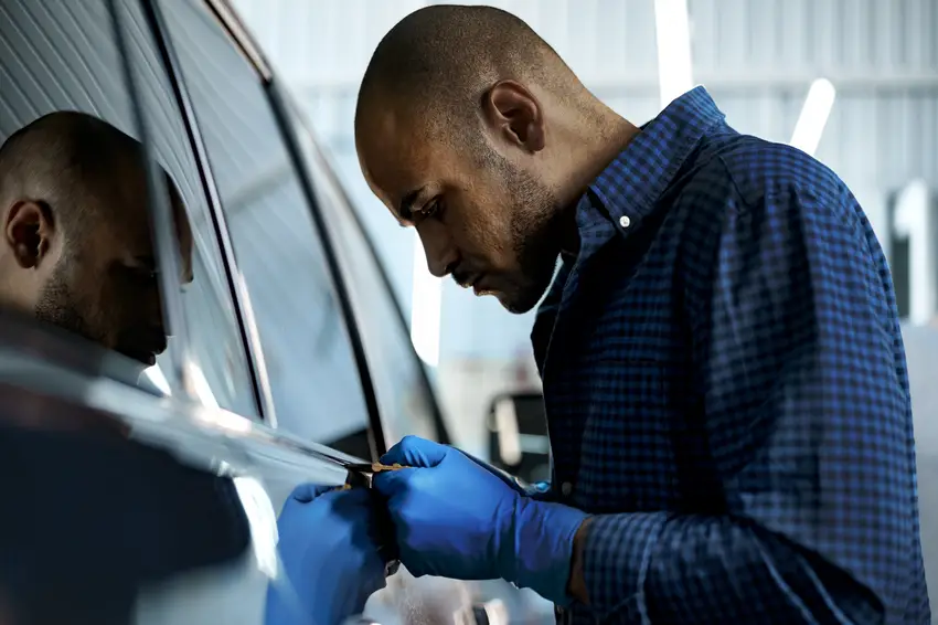 Automotive Glass Installers and Repairers