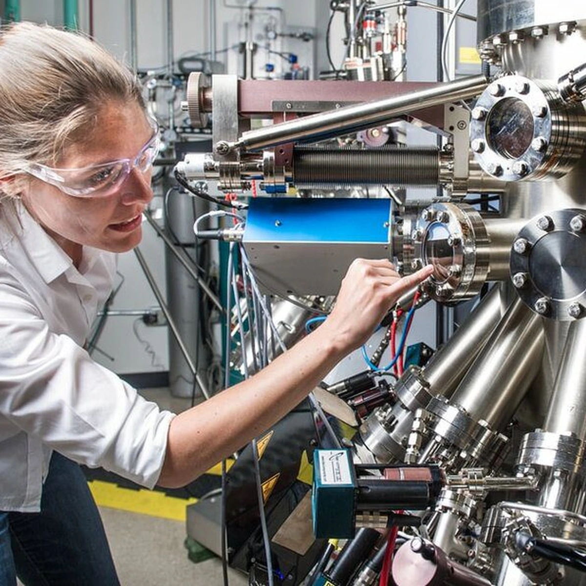 Electromechanical Equipment Assemblers in Manufacturing