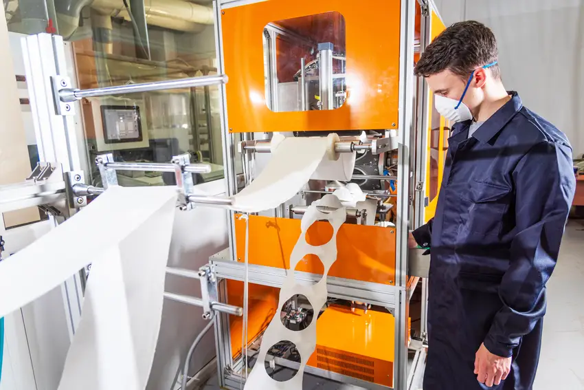 Molding Machine Operator