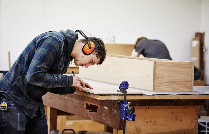 Cabinetmakers and Bench Carpenters