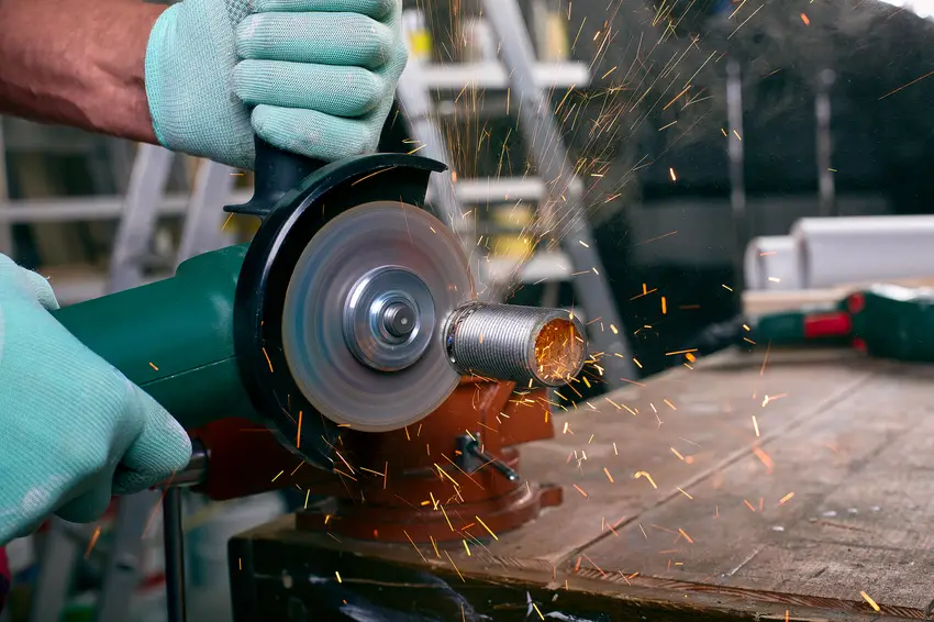 Hand Grinding and Polishing Workers