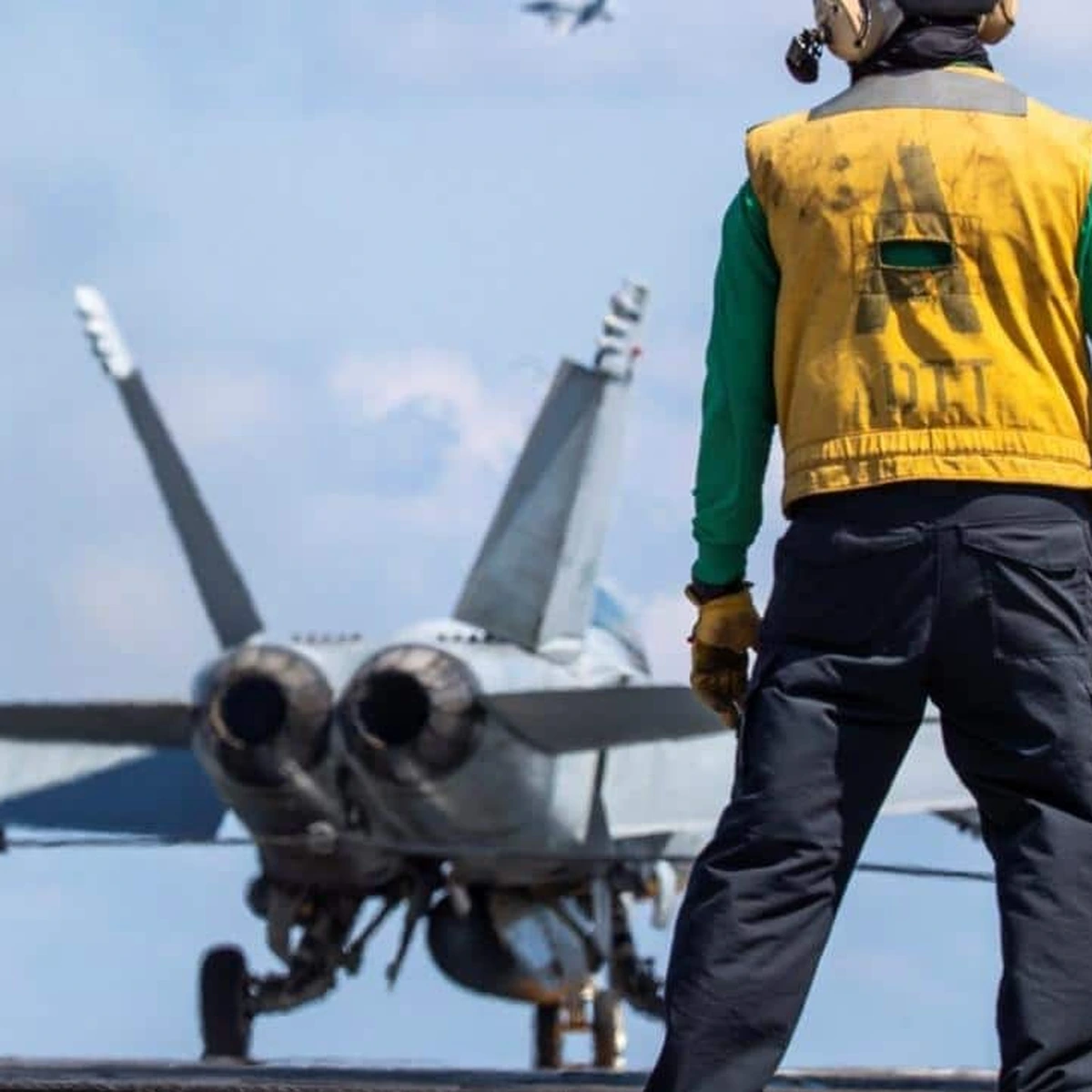 Aircraft Launch and Recovery Specialists in the Military